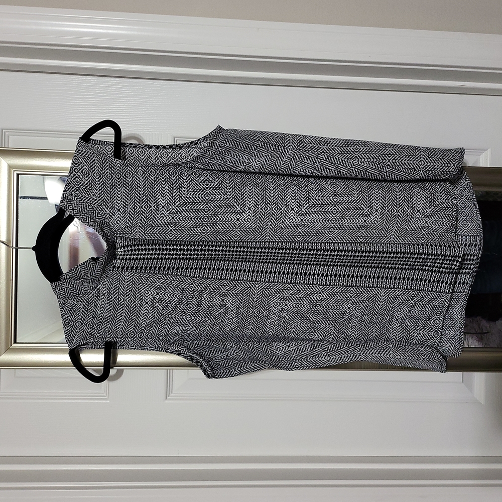 Black and white print blouse with band collar, 100% Polyester